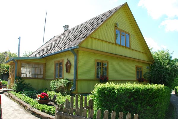 Maison traditionnelle en bois à Trakai.jpg